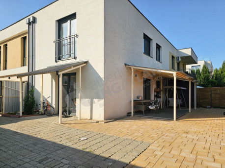 Iskola utca Iskola utca