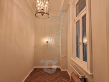 Váci utca-budapest-v-kerulet-vaci-utca_15.jpg