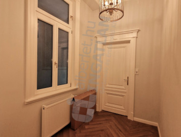 Váci utca-budapest-v-kerulet-vaci-utca_17.jpg