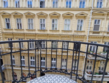 Váci utca-budapest-v-kerulet-vaci-utca_2.jpg