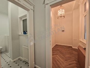 Váci utca-budapest-v-kerulet-vaci-utca_20.jpg