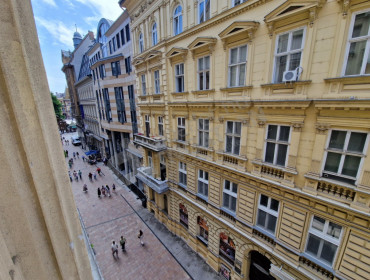 Váci utca-budapest-v-kerulet-vaci-utca_4.jpg