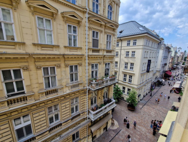 Váci utca-budapest-v-kerulet-vaci-utca_5.jpg