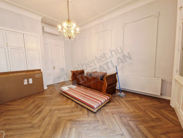 Váci utca-budapest-v-kerulet-vaci-utca_9.jpg