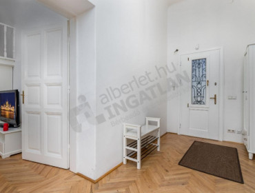 Hold utca-budapest-v-kerulet-hold-utca_8.jpg