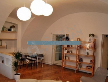 Úri utca-budapest-i-kerulet-uri-utca_3.jpg