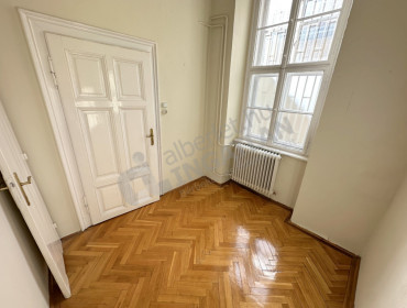 Nádor utca-budapest-v-kerulet-nador-utca_22.jpg