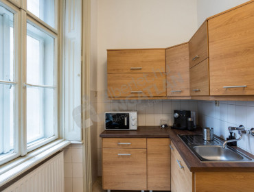 Bajcsy-Zsilinszky út-budapest-vi-kerulet-bajcsy-zsilinszky-ut_14.jpg
