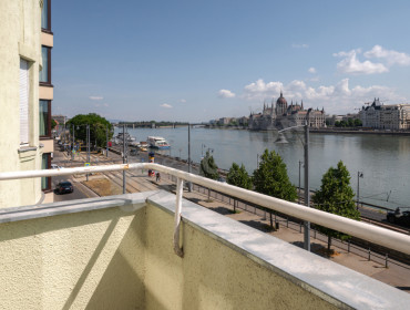 Fő utca-budapest-i-kerulet-fo-utca_5.jpg