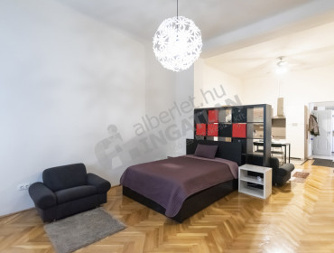 II. János Pál pápa tér-budapest-viii-kerulet-ii-janos-pal-papa-ter_10.jpg