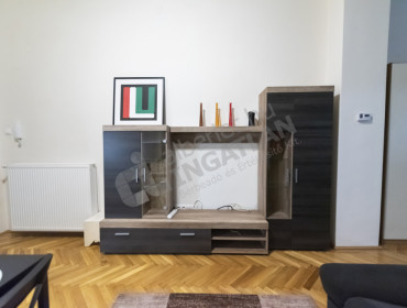 II. János Pál pápa tér-budapest-viii-kerulet-ii-janos-pal-papa-ter_6.jpg