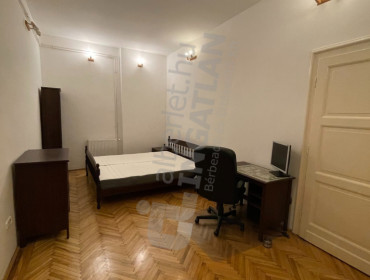 Vörösmarty utca-budapest-vi-kerulet-vorosmarty-utca_13.jpg