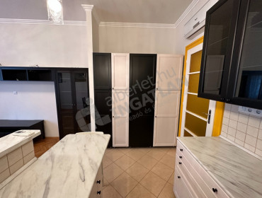 Bajcsy-Zsilinszky út-budapest-v-kerulet-bajcsy-zsilinszky-ut_4.jpg