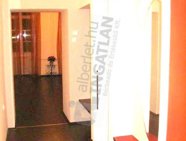 Reáltanoda utca-budapest-v-kerulet-realtanoda-utca_3.jpg