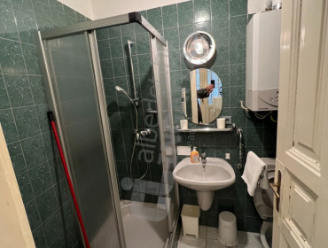 Váci utca-budapest-v-kerulet-vaci-utca_5.jpg