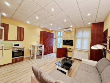 Attila út-budapest-i-kerulet-attila-ut_5.jpg