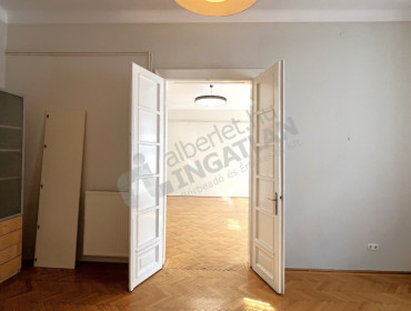 Jókai tér-budapest-vi-kerulet-jokai-ter_14.jpg