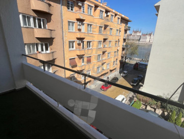 Fő utca-budapest-i-kerulet-fo-utca_2.jpg