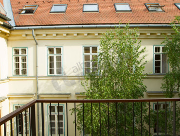 Országház utca-budapest-i-kerulet-orszaghaz-utca_10.jpg