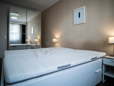 Corvin sétány-budapest-viii-kerulet-corvin-setany_3.jpg