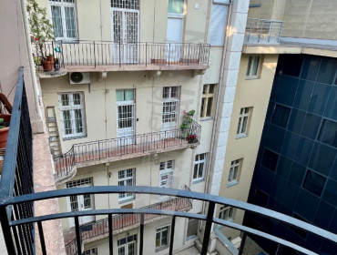 Váci utca-budapest-v-kerulet-vaci-utca_12.jpg