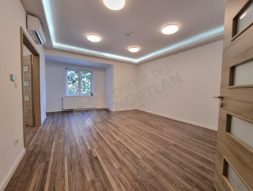 Fő utca-budapest-i-kerulet-fo-utca_24.jpg