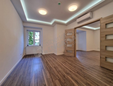 Fő utca-budapest-i-kerulet-fo-utca_8.jpg