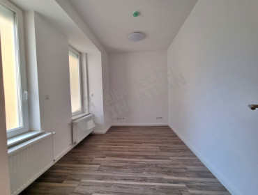 Fő utca-budapest-i-kerulet-fo-utca_9.jpg