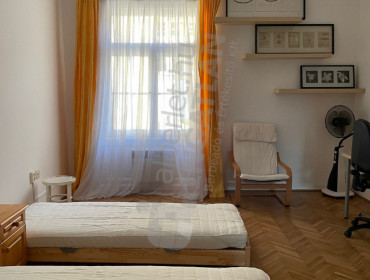 Bakáts tér-budapest-ix-kerulet-bakats-ter_3.jpg