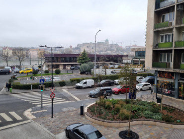 Petőfi tér-budapest-v-kerulet-petofi-ter_1.jpg