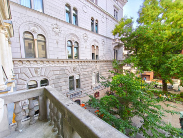 Lőrinc pap tér-budapest-viii-kerulet-lorinc-pap-ter_13.jpg