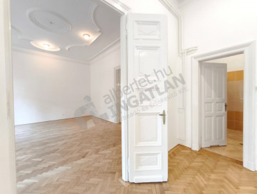 Lőrinc pap tér-budapest-viii-kerulet-lorinc-pap-ter_19.jpg