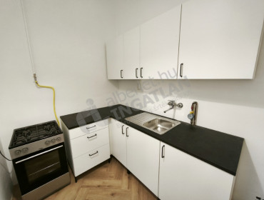 Lőrinc pap tér-budapest-viii-kerulet-lorinc-pap-ter_27.jpg