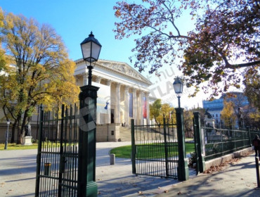 Lőrinc pap tér-budapest-viii-kerulet-lorinc-pap-ter_4.jpg