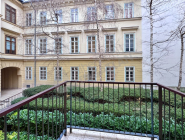 Országház utca-budapest-i-kerulet-orszaghaz-utca_8.jpg