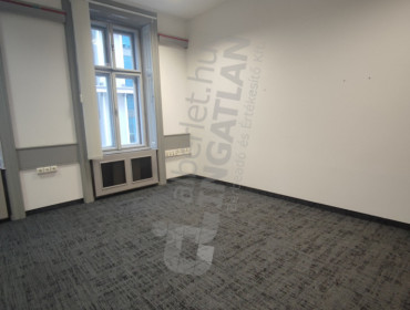 Bajcsy-Zsilinszky út-budapest-v-kerulet-bajcsy-zsilinszky-ut_13.jpg