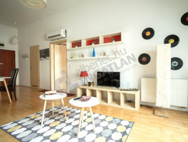 Holló utca-budapest-vii-kerulet-hollo-utca_2.jpg