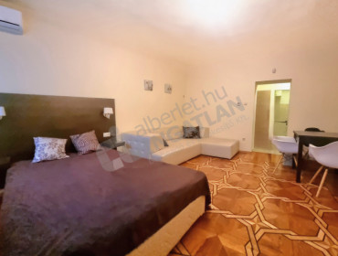 Úri utca-budapest-i-kerulet-uri-utca_5.jpg