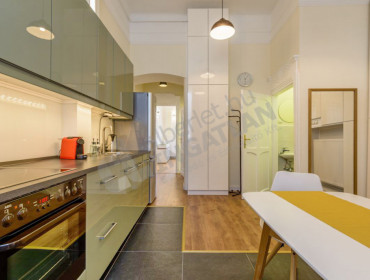 Kossuth Lajos utca-budapest-v-kerulet-kossuth-lajos-utca_2.jpg