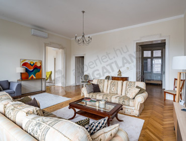 Váci utca-budapest-v-kerulet-vaci-utca_4.jpg