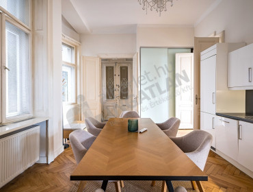 Váci utca-budapest-v-kerulet-vaci-utca_7.jpg